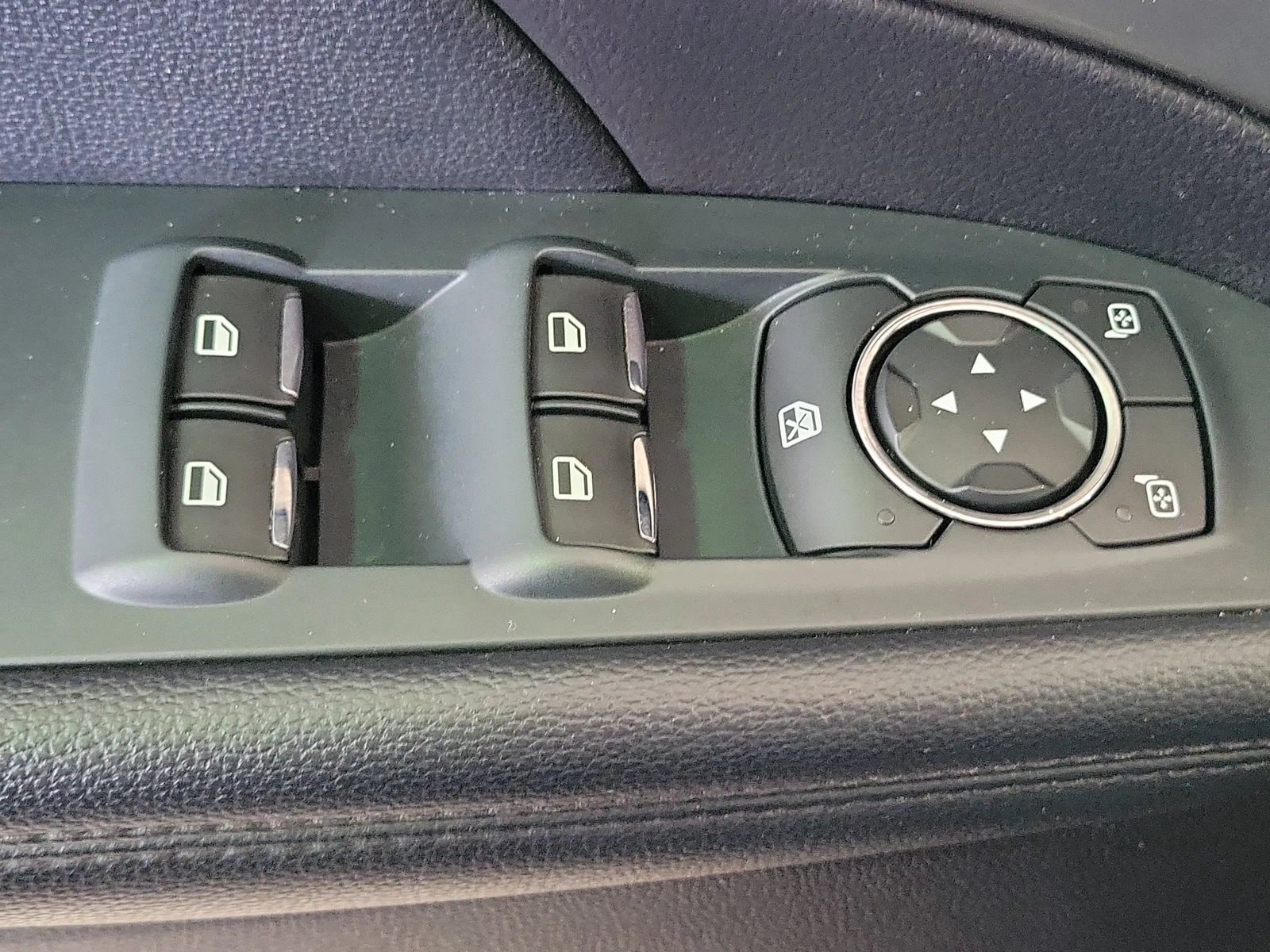 2019 Ford Explorer XLT photo 28