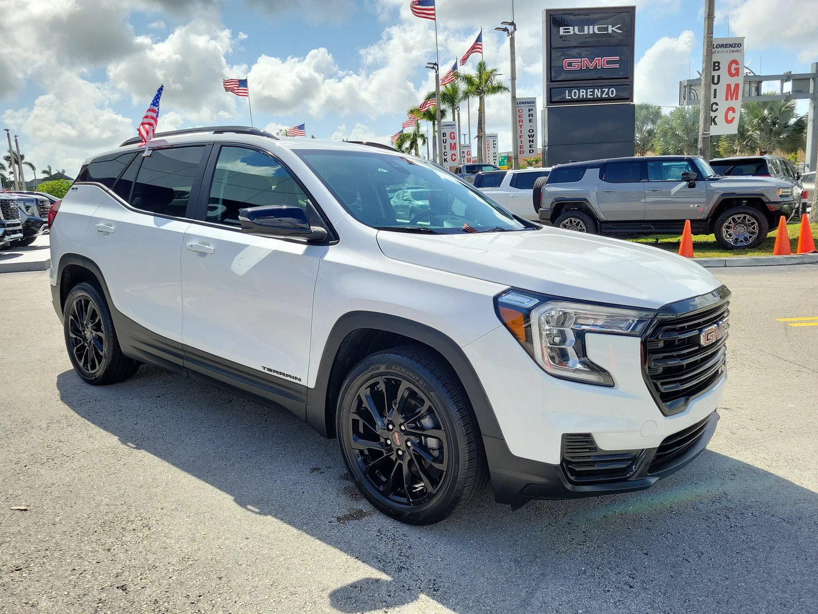 2023 GMC Terrain SLE photo 3