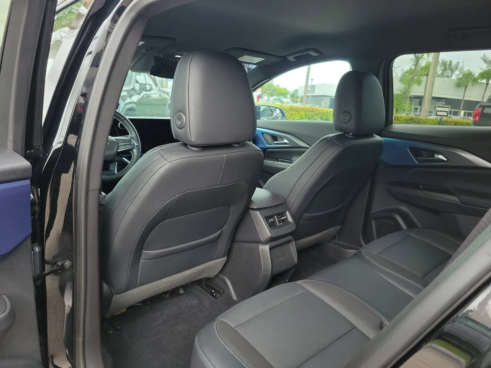 2024 Chevrolet Equinox EV 2LT photo 14