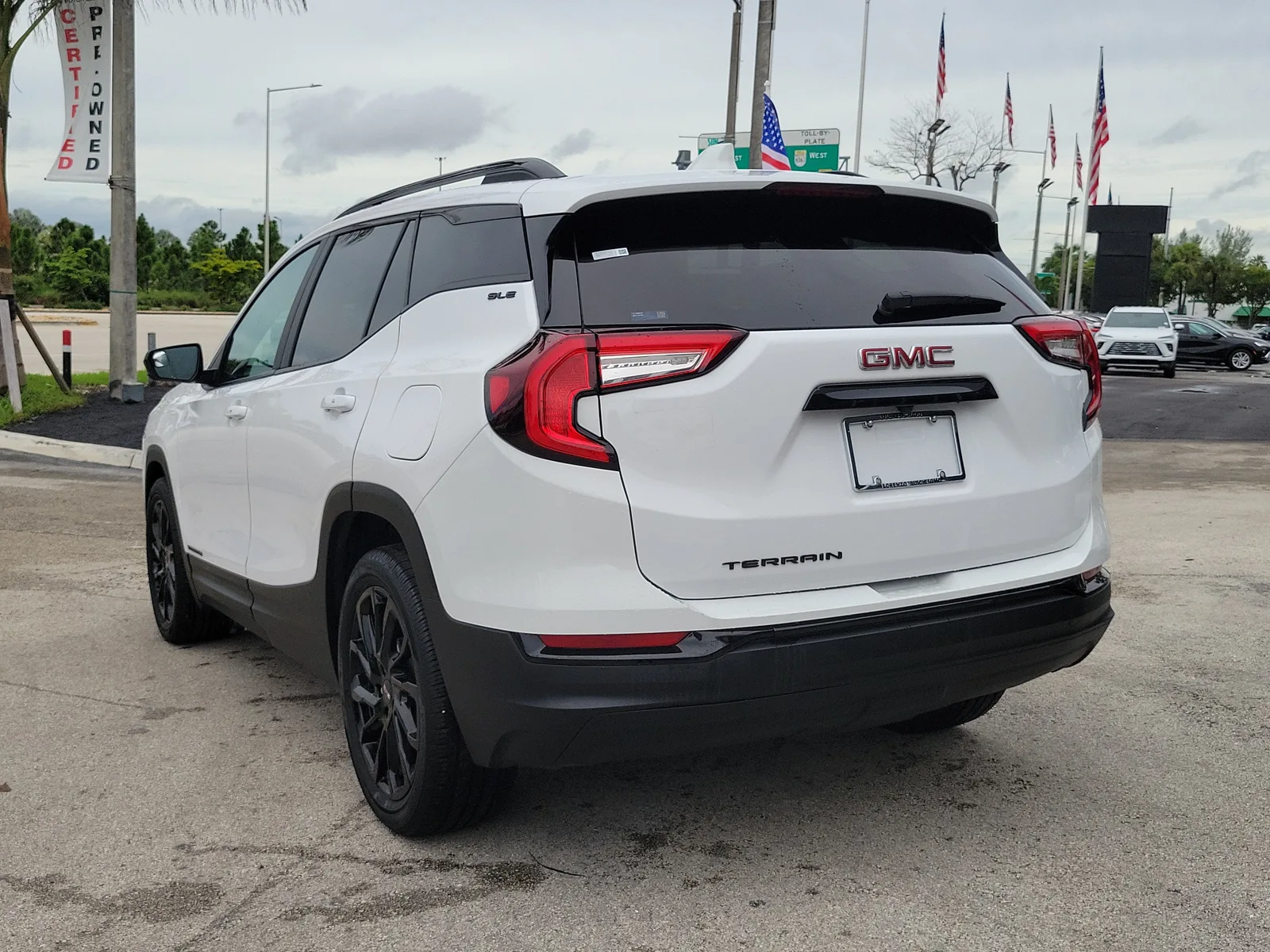 2024 GMC Terrain SLE photo 7