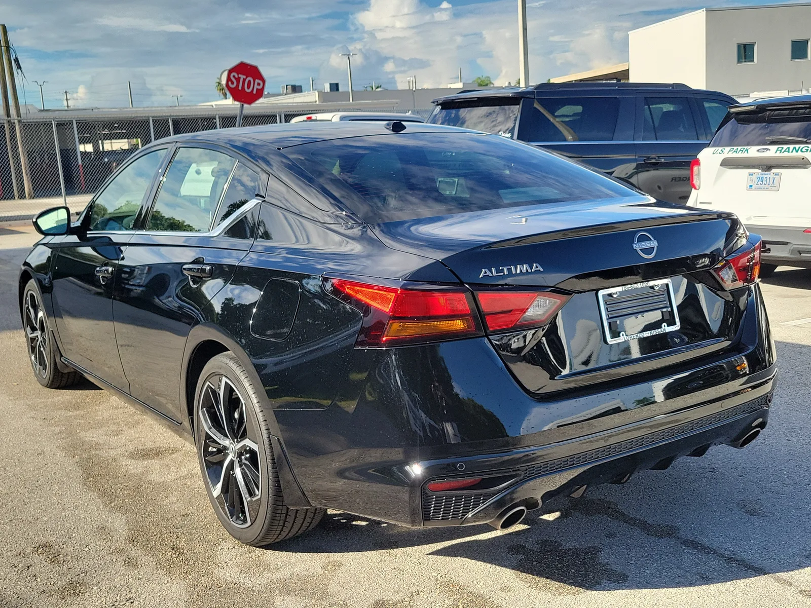 2024 Nissan Altima 2.5 SR photo 7