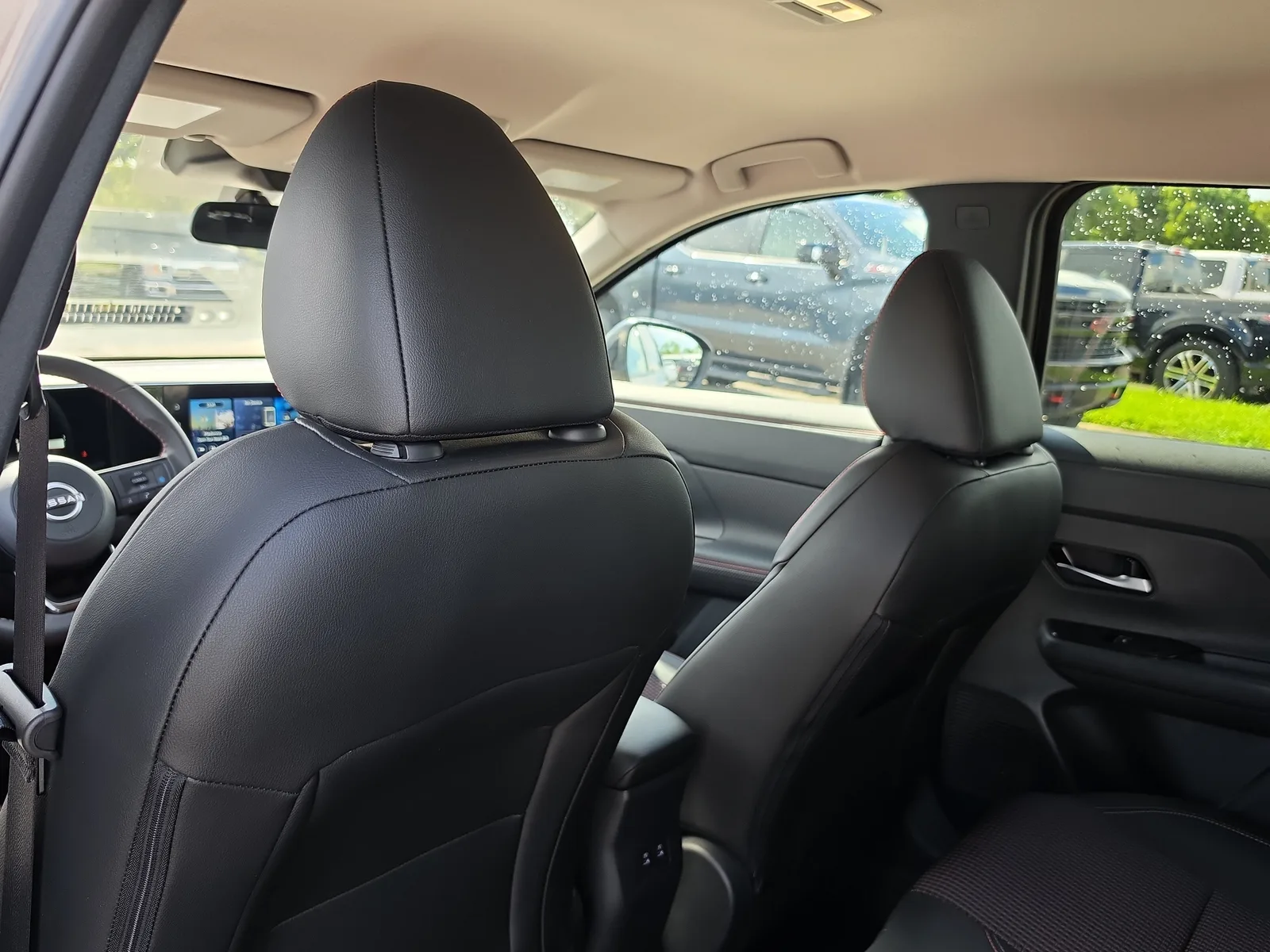 2026 Nissan Kicks SR 4WD photo 13