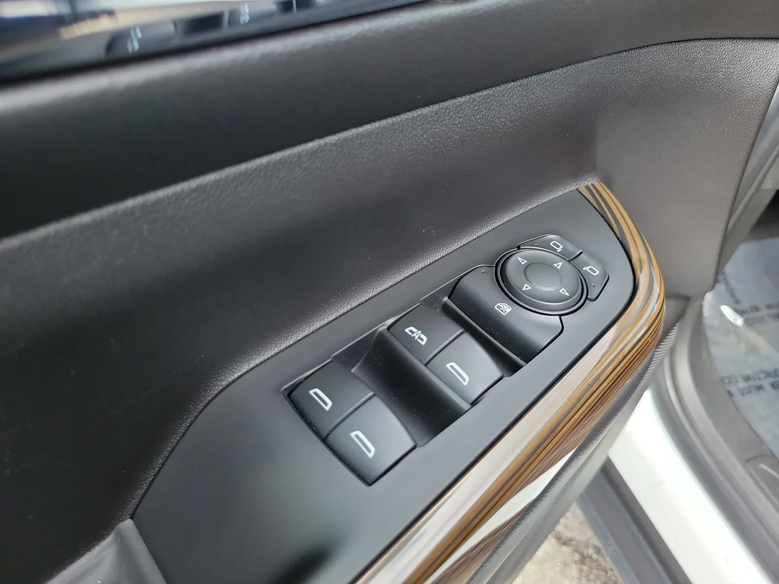 2023 GMC Acadia SLE photo 25