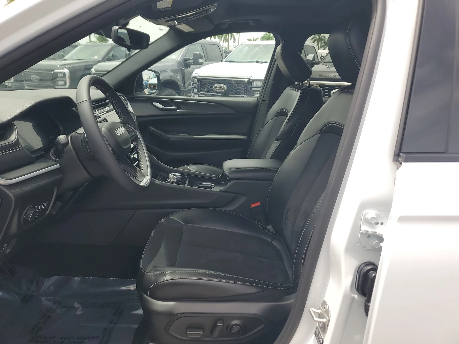 2024 Jeep Grand Cherokee L Altitude X 4WD photo 12
