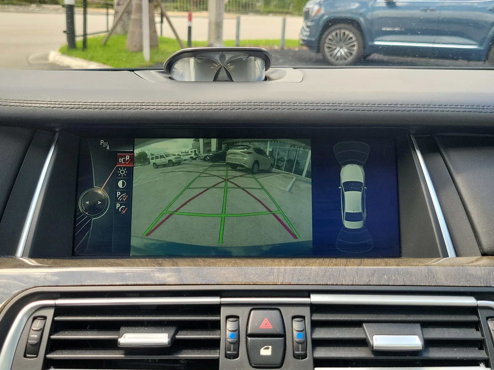 2013 BMW 7 Series 750Li xDrive photo 10