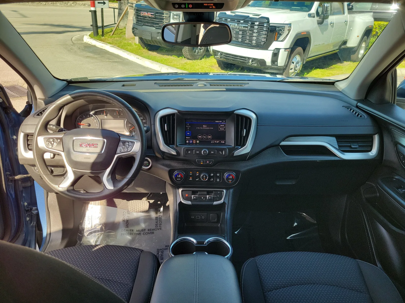 2024 GMC Terrain SLE photo 14
