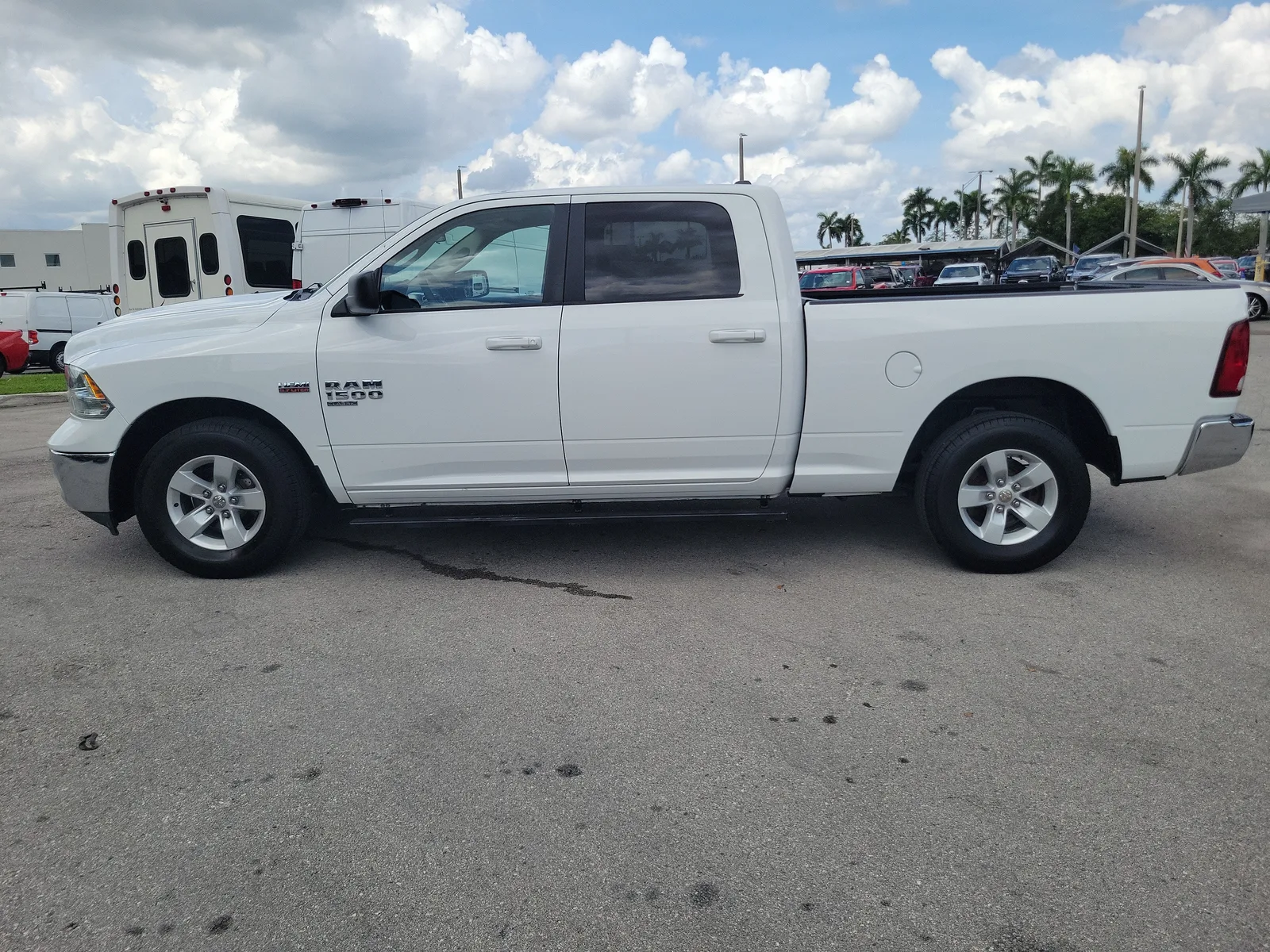 2019 RAM 1500 Classic SLT photo 8