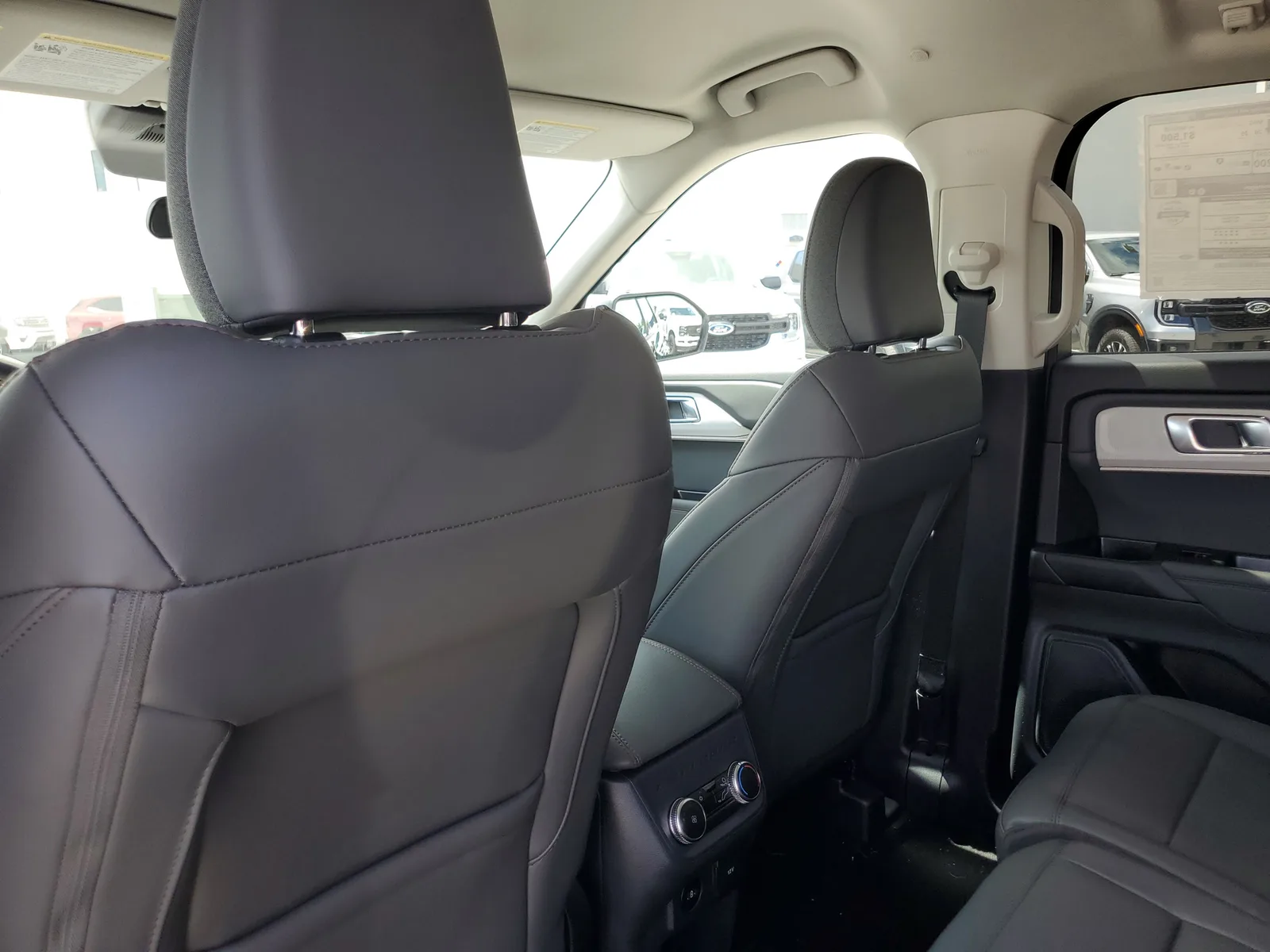 2025 Ford Explorer Active photo 11
