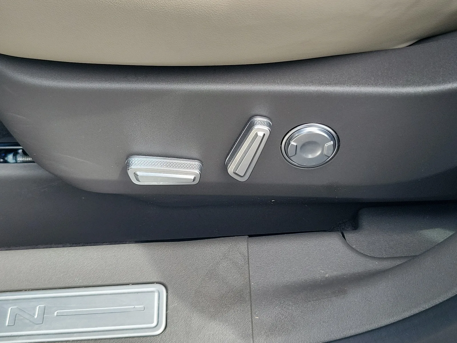 2024 Lincoln Nautilus Premiere 4WD photo 12