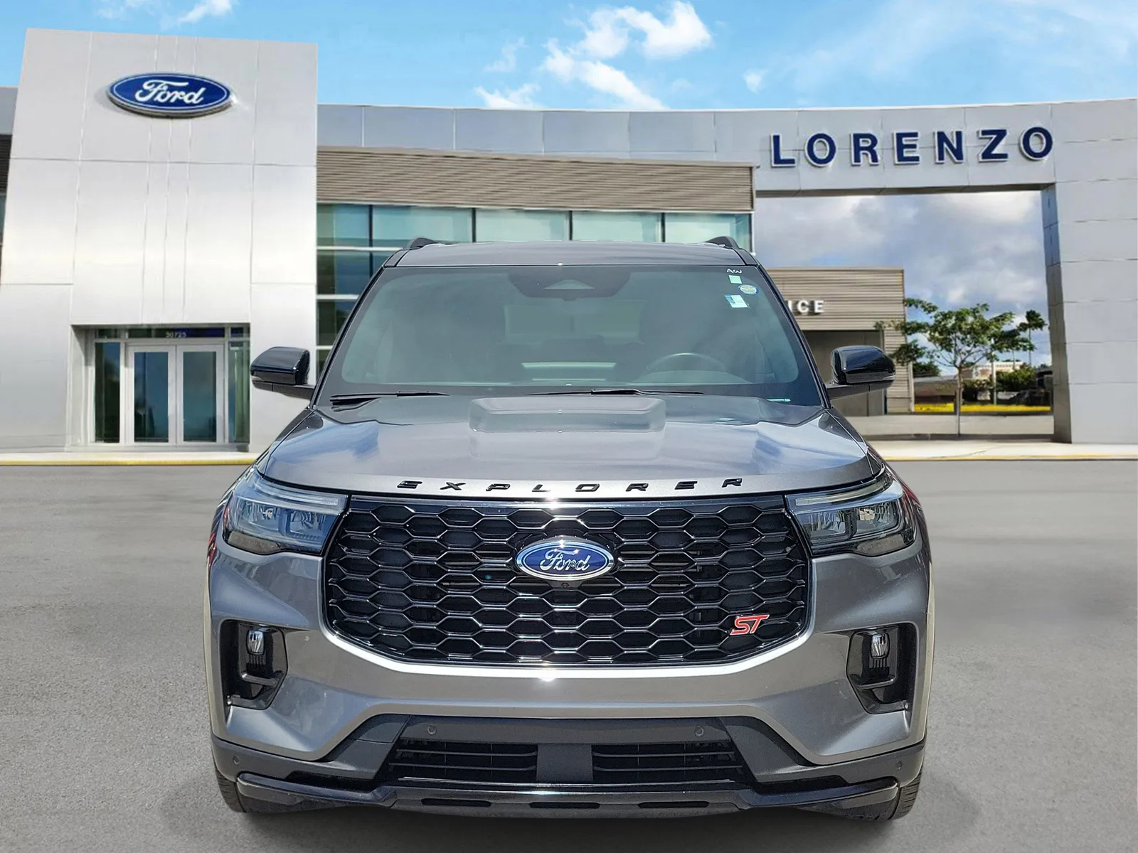 2025 Ford Explorer ST photo 2