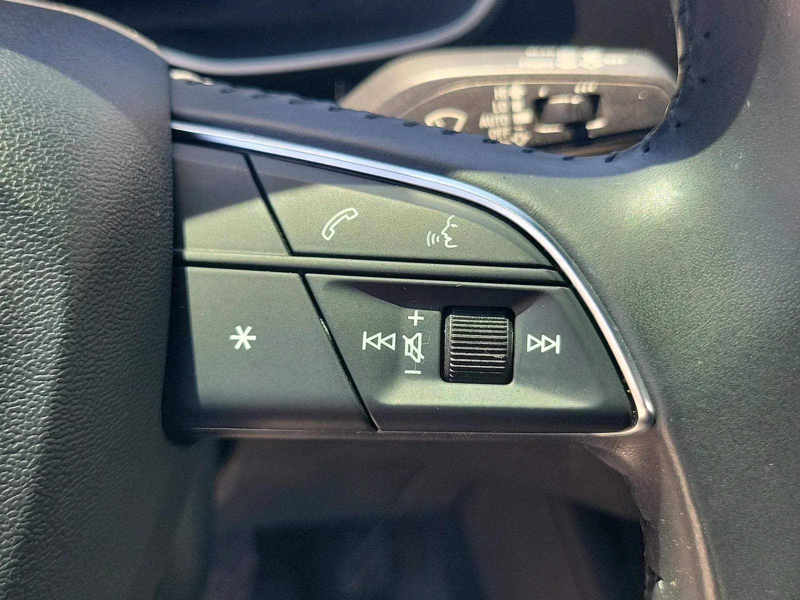 2020 Audi Q3 S line Premium photo 23