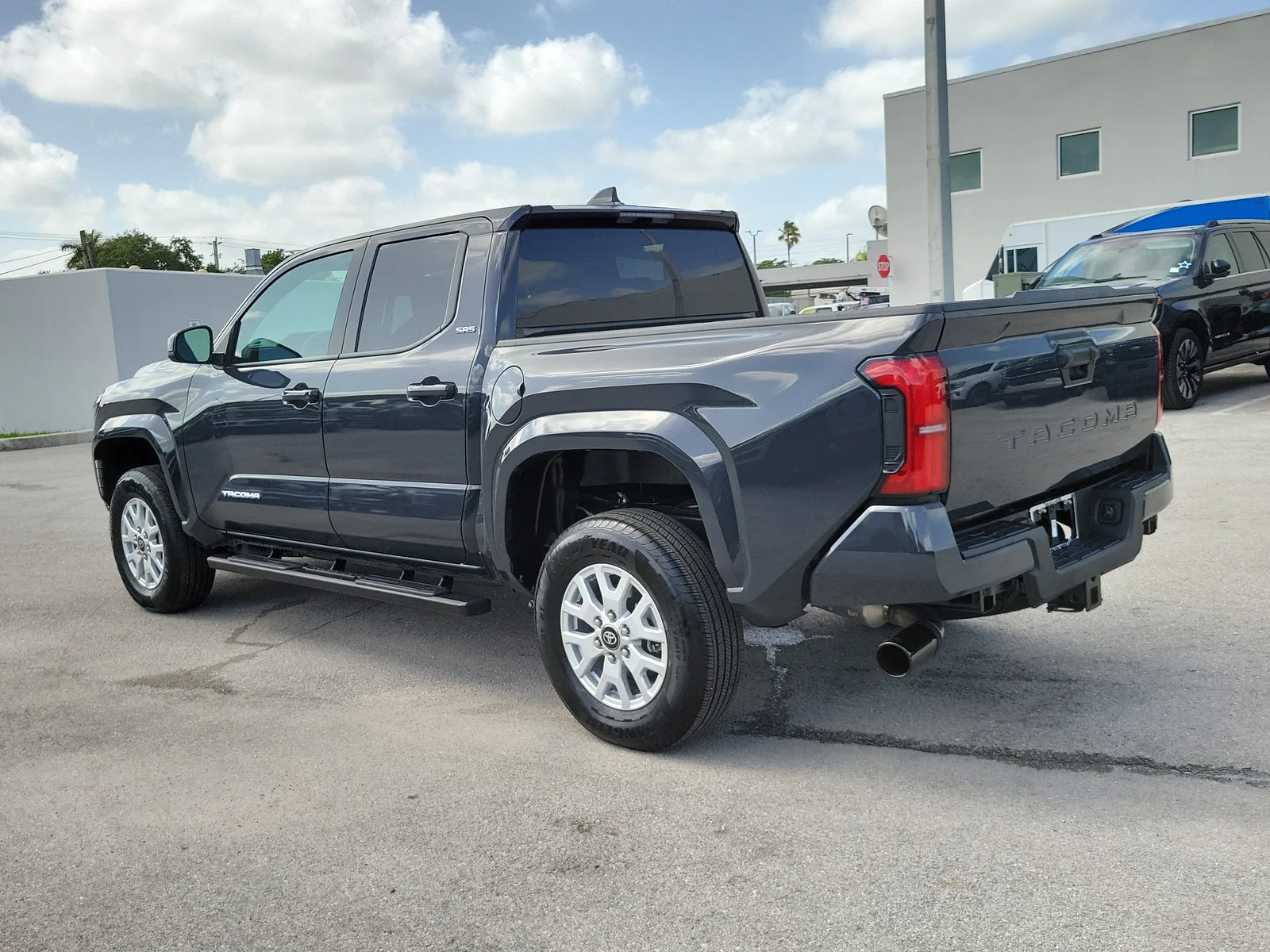 2025 Toyota Tacoma 2WD SR5 photo 7