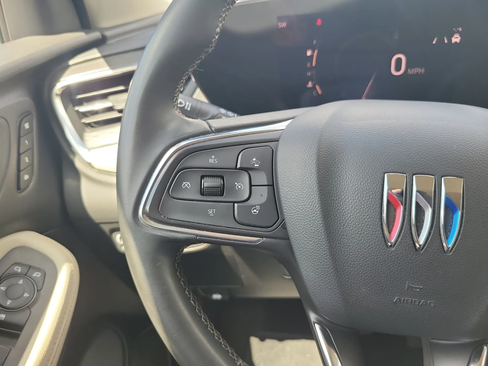 2024 Buick Encore GX Avenir photo 18