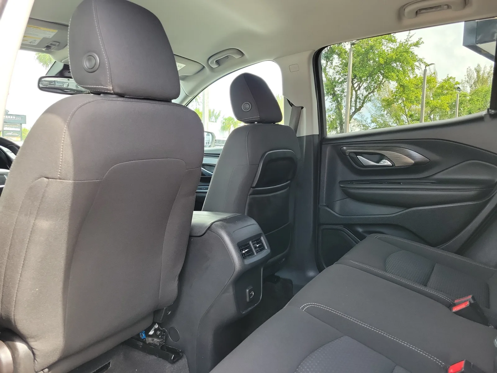 2023 GMC Terrain SLE photo 15