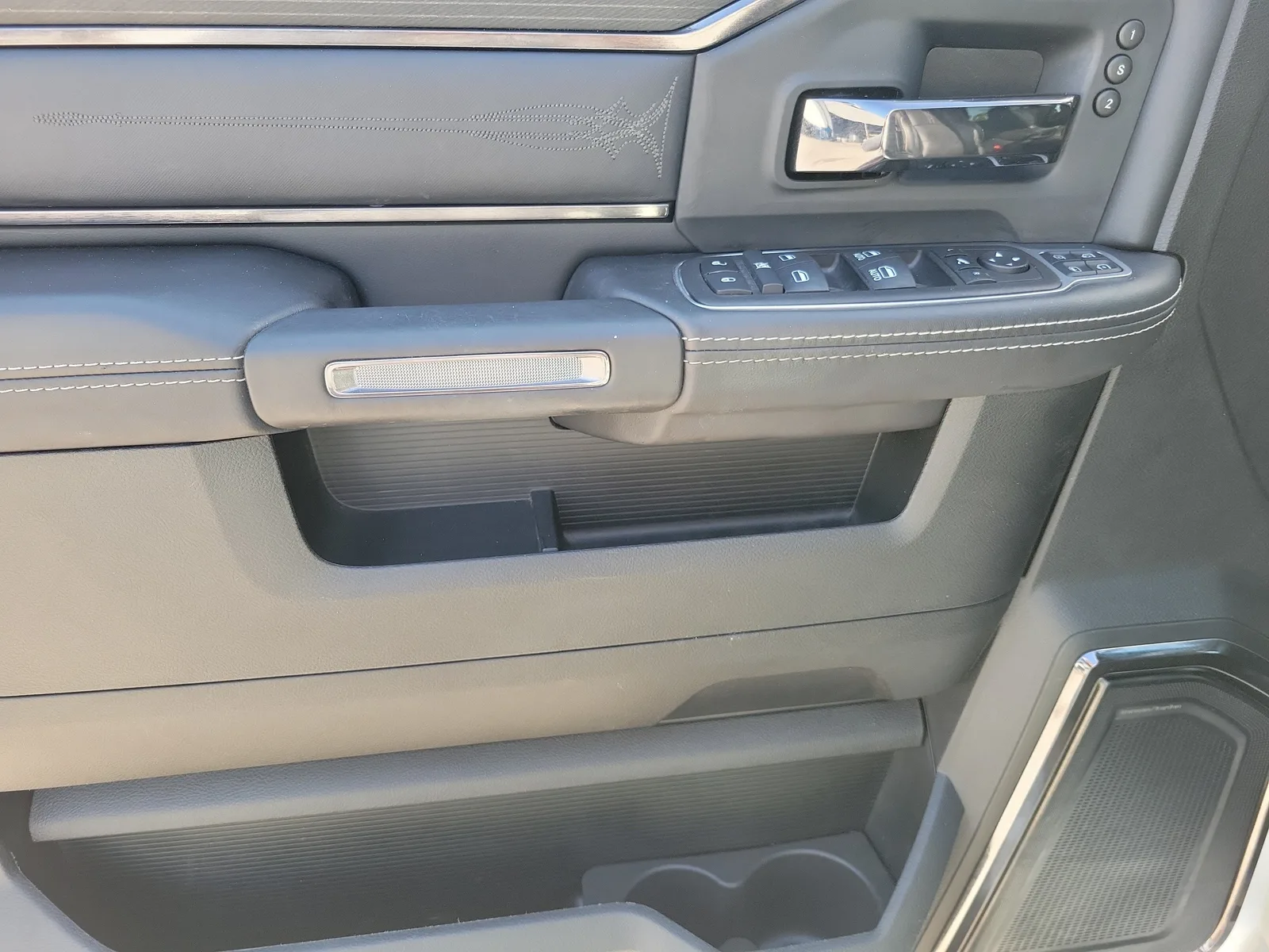 2024 RAM 3500 Limited 4WD Diesel photo 23