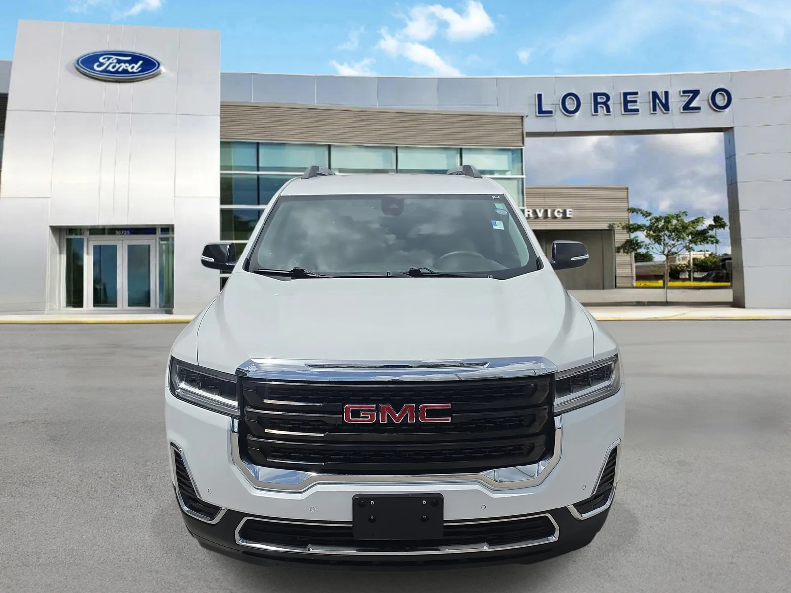 2022 GMC Acadia SLE photo 2