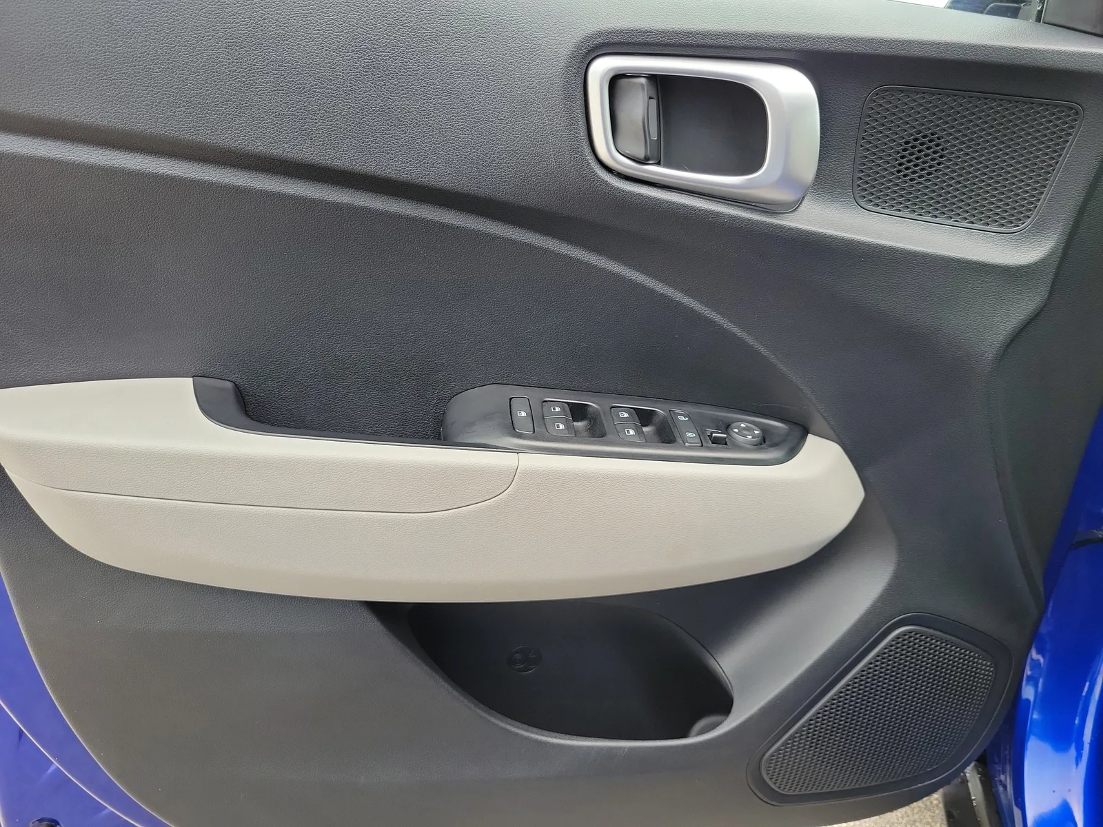 2025 Hyundai Venue SEL photo 26