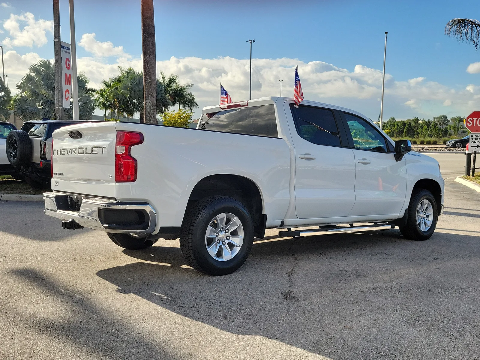 2023 Chevrolet Silverado 1500 LT photo 5