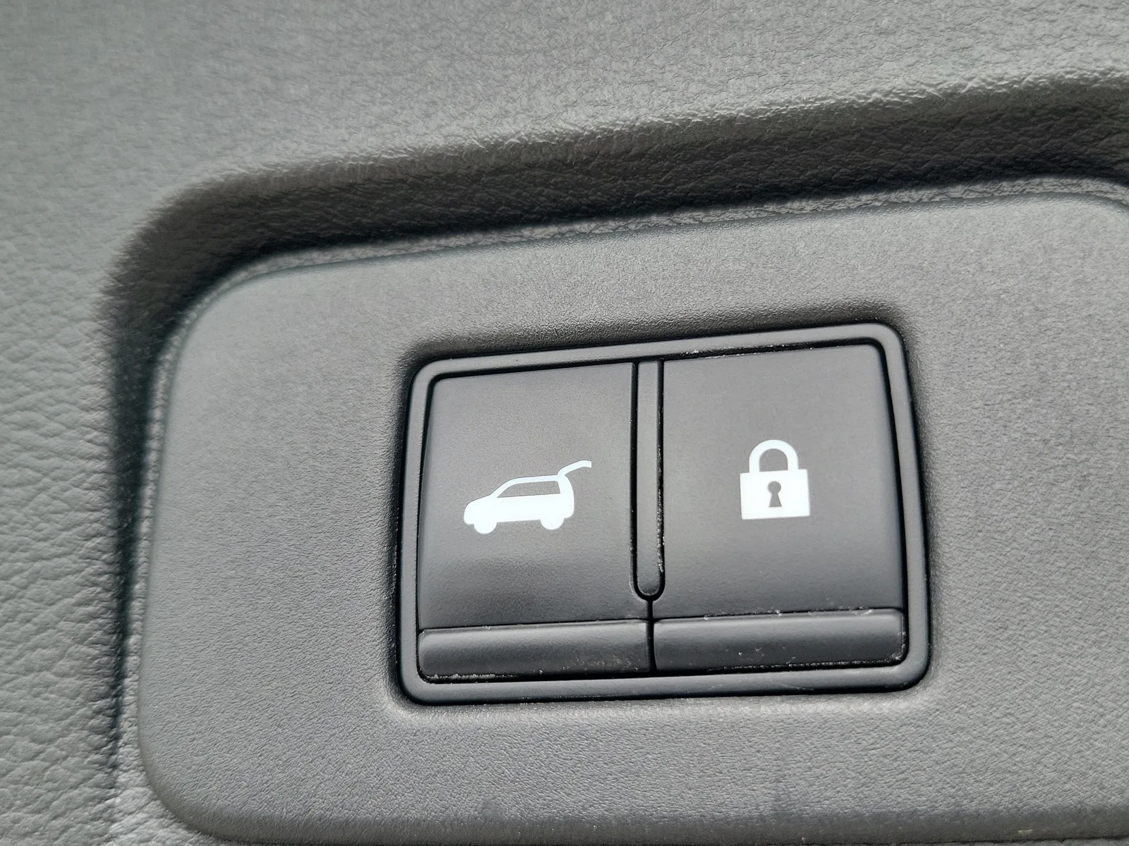 2022 Nissan Rogue SL photo 18