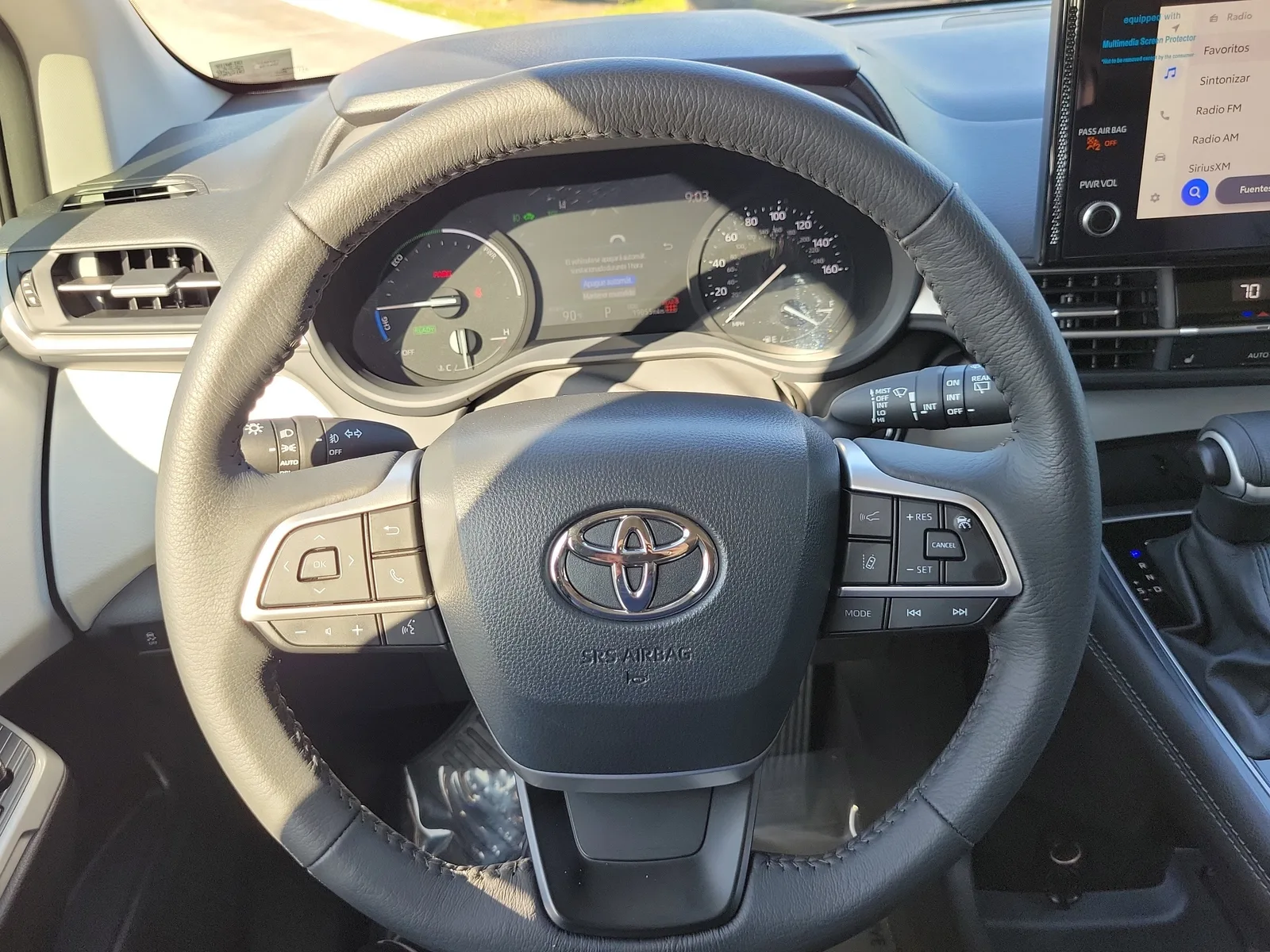 2026 Toyota Sienna XLE photo 21