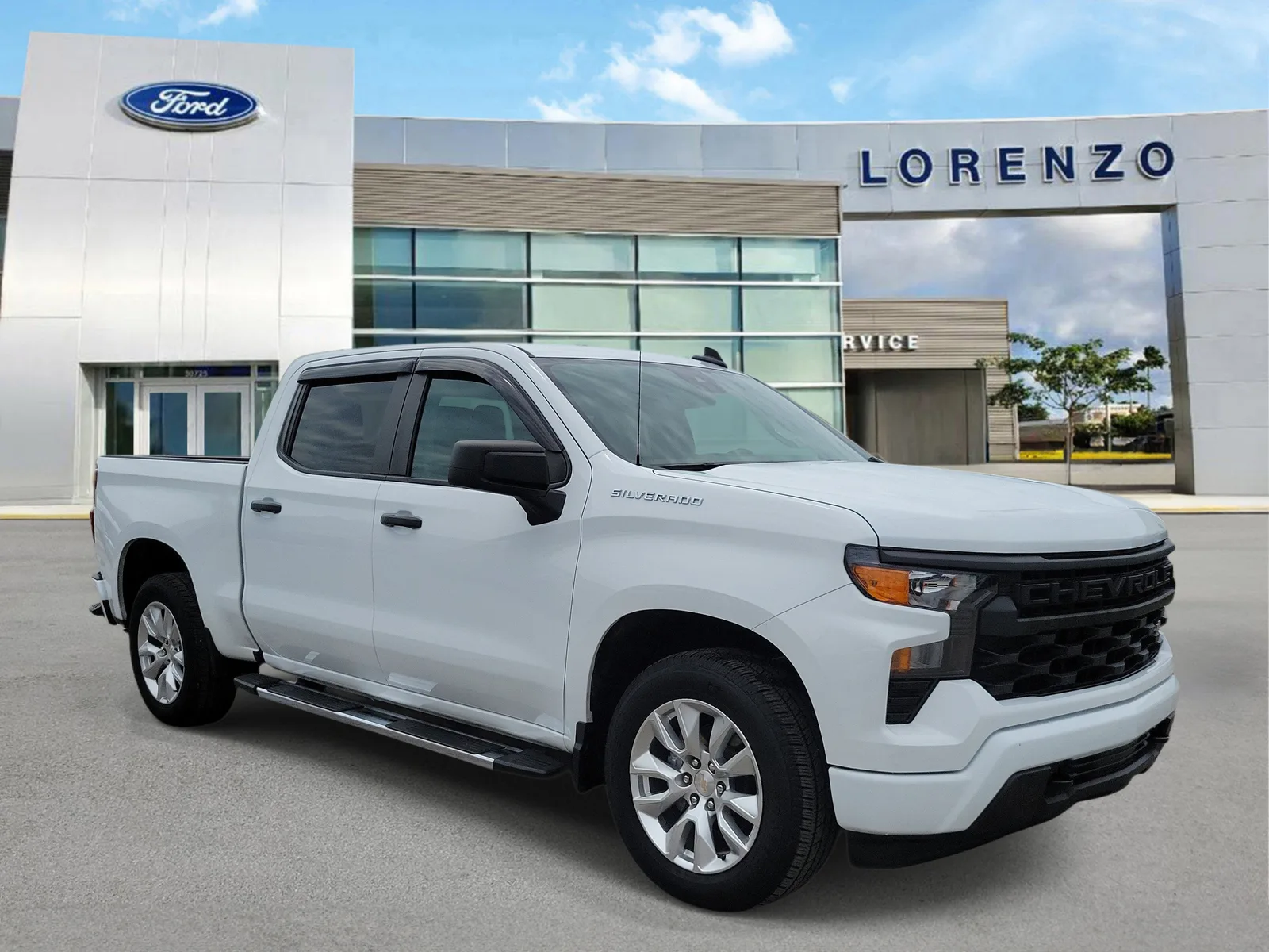 2024 Chevrolet Silverado 1500 Custom photo 3