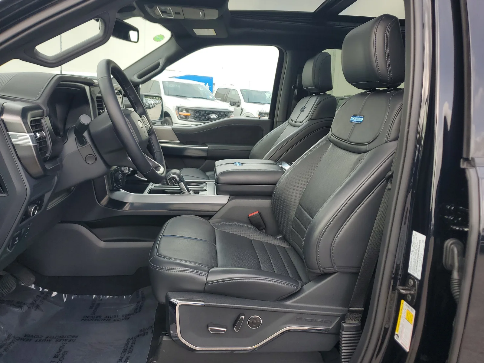 2025 Ford F-150 Platinum photo 12