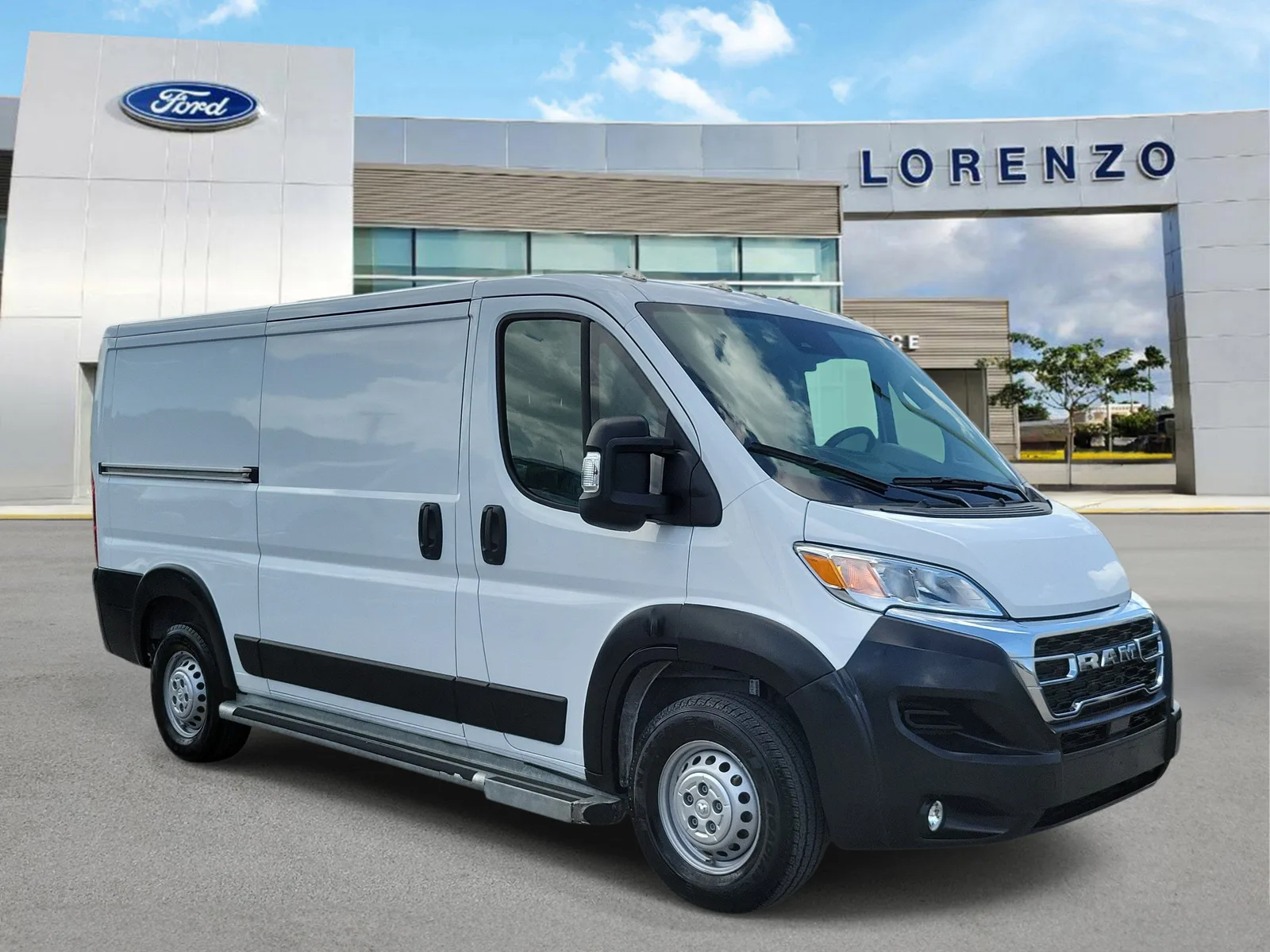 2025 RAM ProMaster Cargo Van Tradesman photo 3