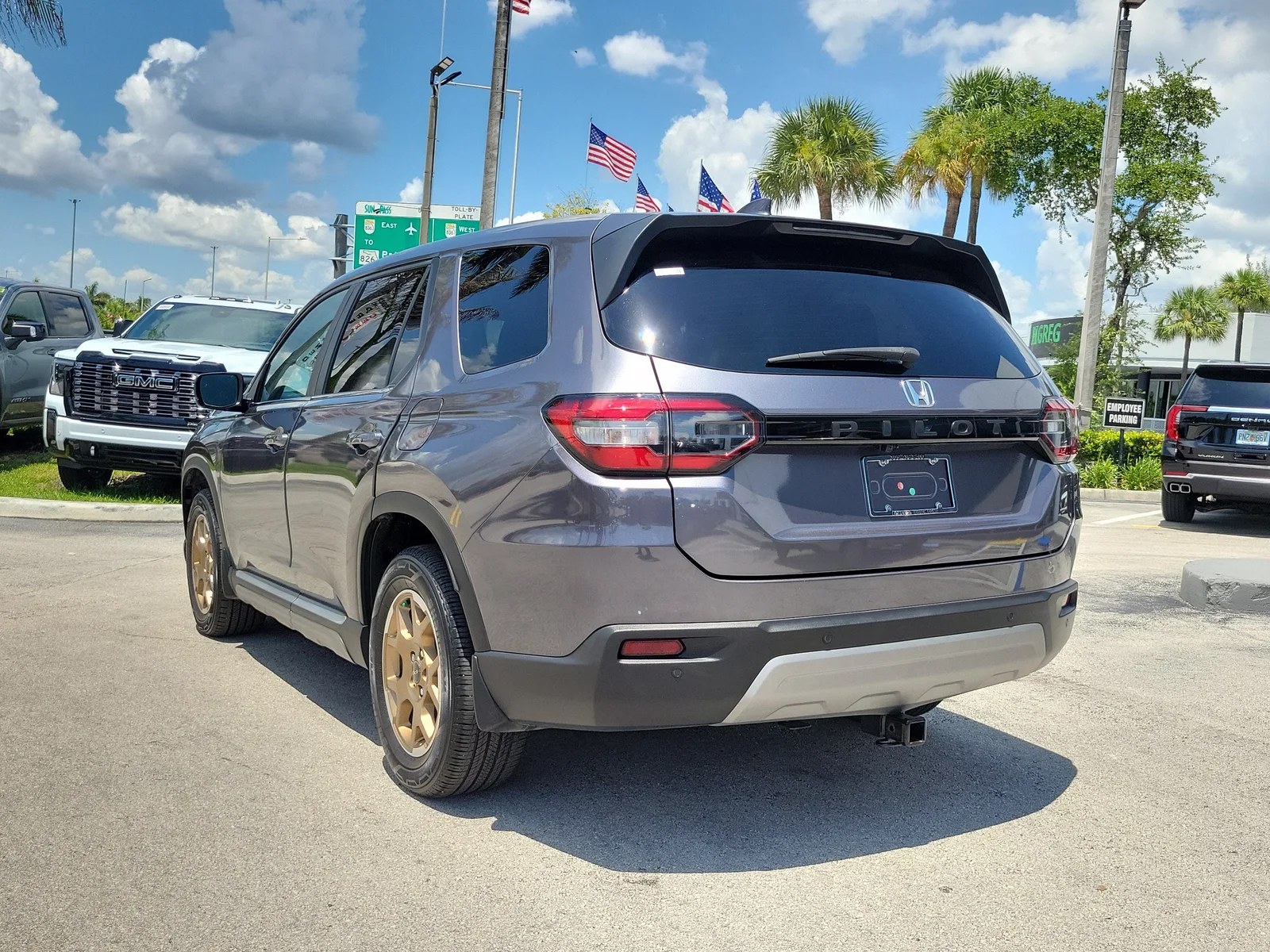2024 Honda Pilot EX-L 8 Passenger photo 7