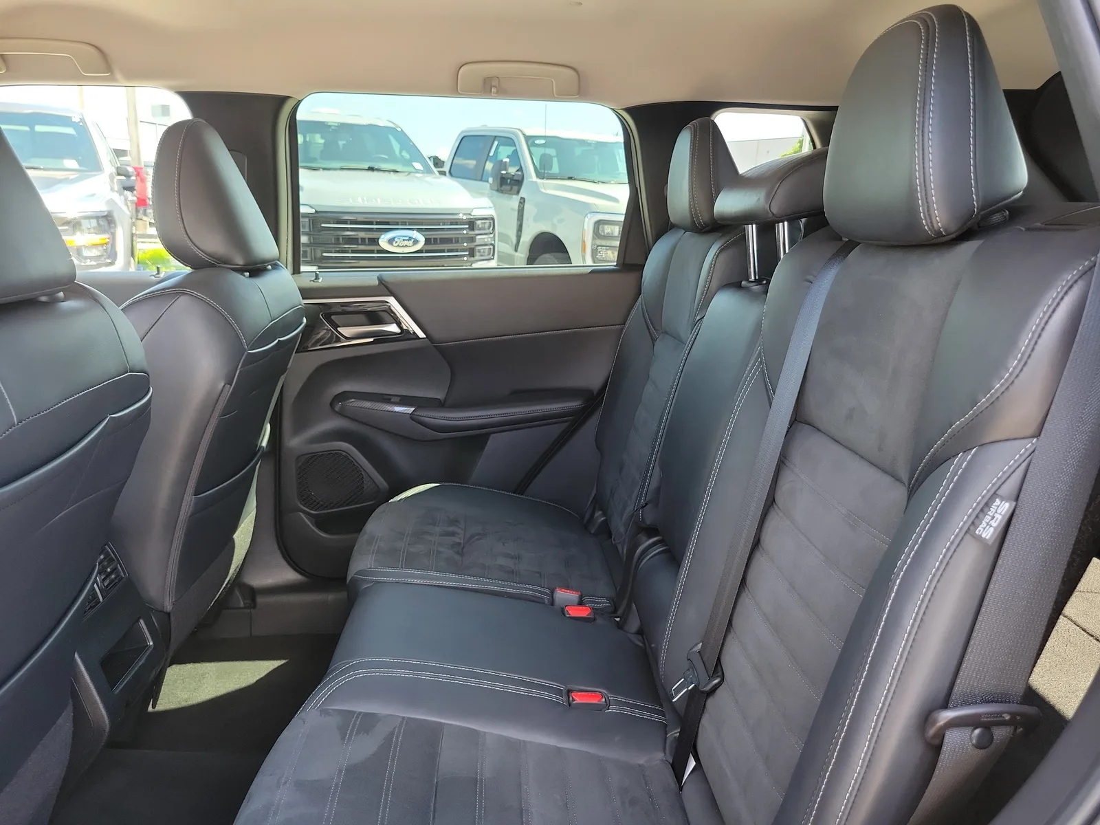 2022 Mitsubishi Outlander SE 4WD photo 13