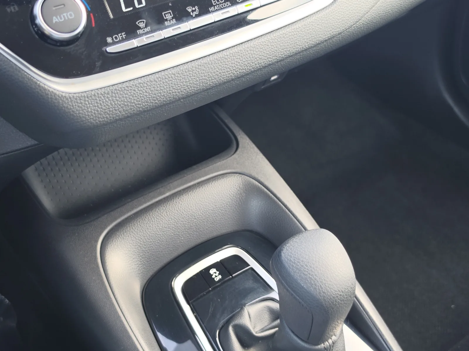 2024 Toyota Corolla LE photo 17