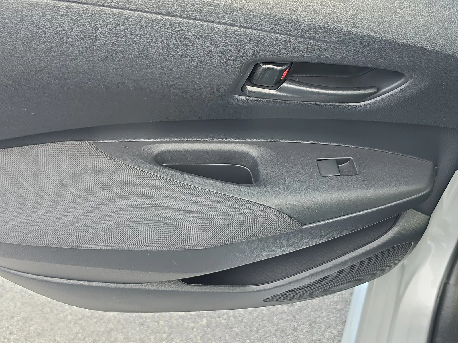 2024 Toyota Corolla LE photo 19