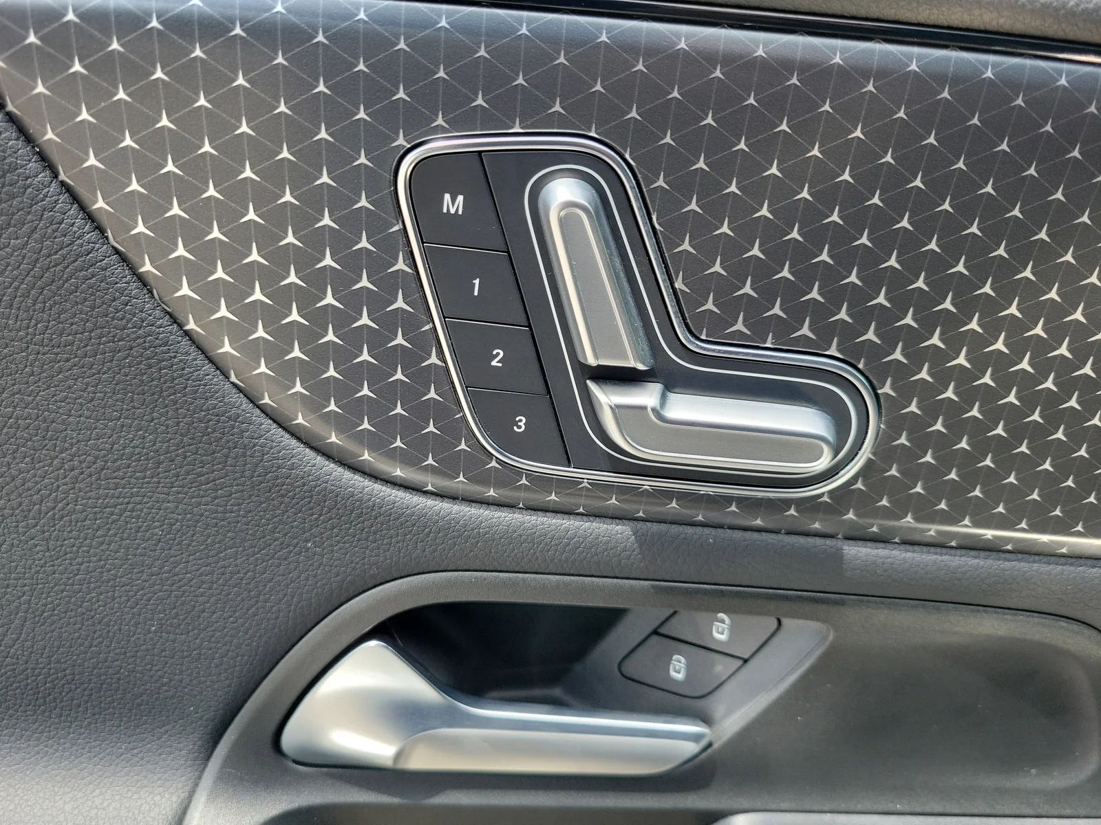 2025 Mercedes-Benz GLA GLA 250 photo 23