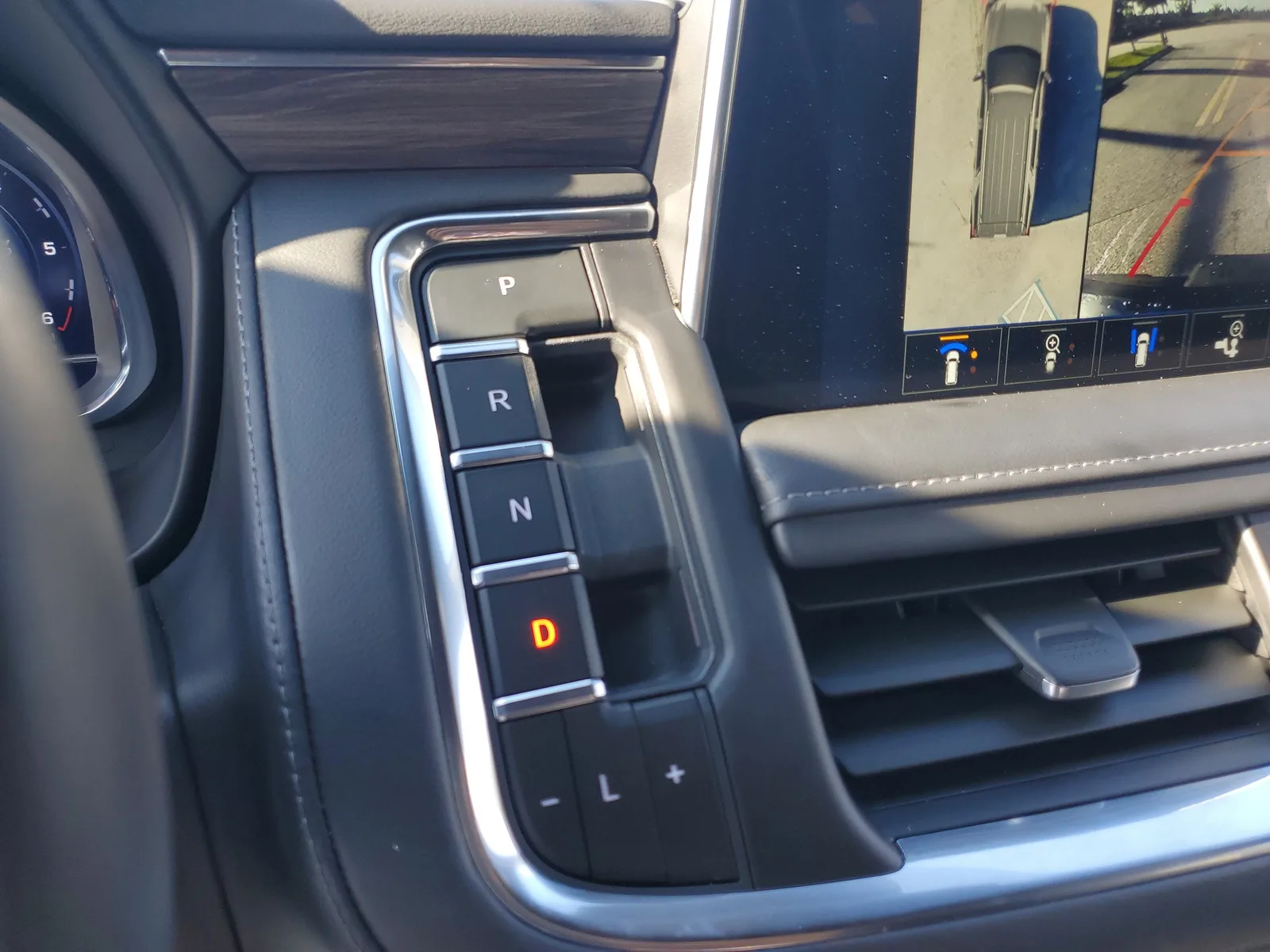 2023 Chevrolet Tahoe Z71 photo 33