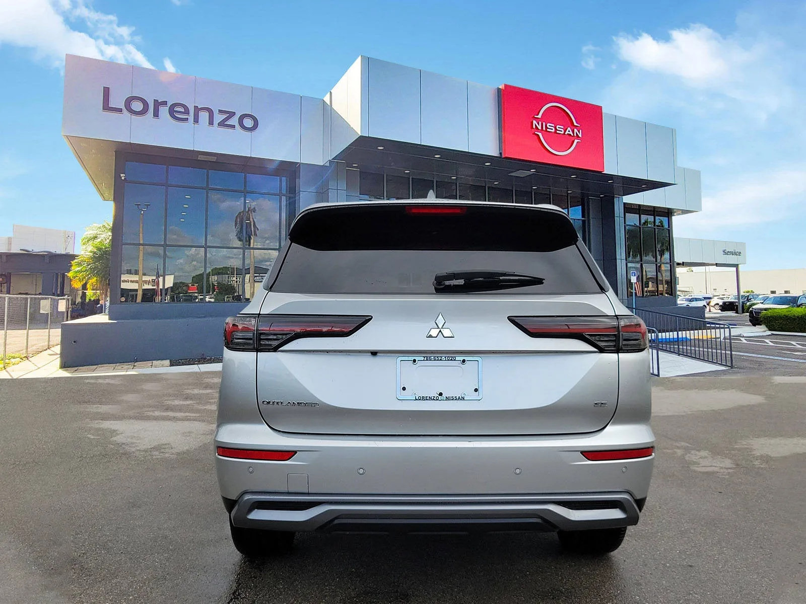 2025 Mitsubishi Outlander SE photo 6