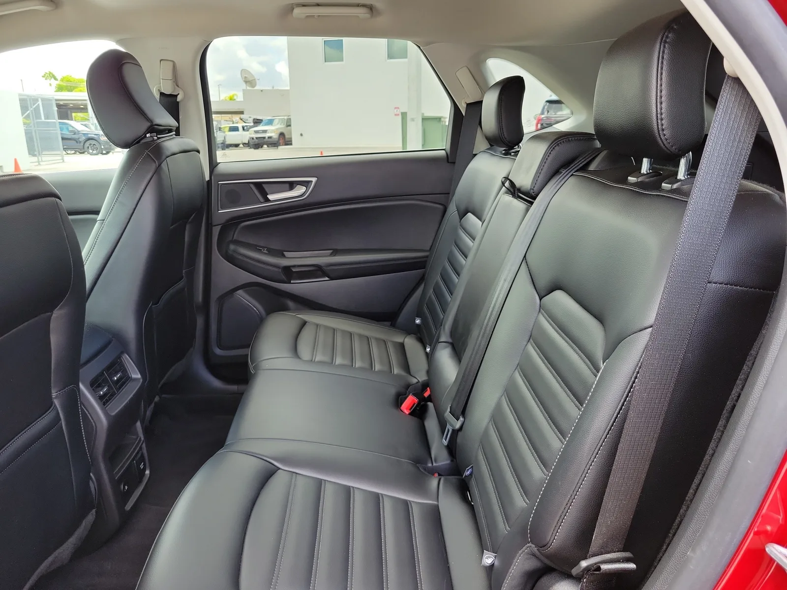 2024 Ford Edge SEL 4WD photo 13