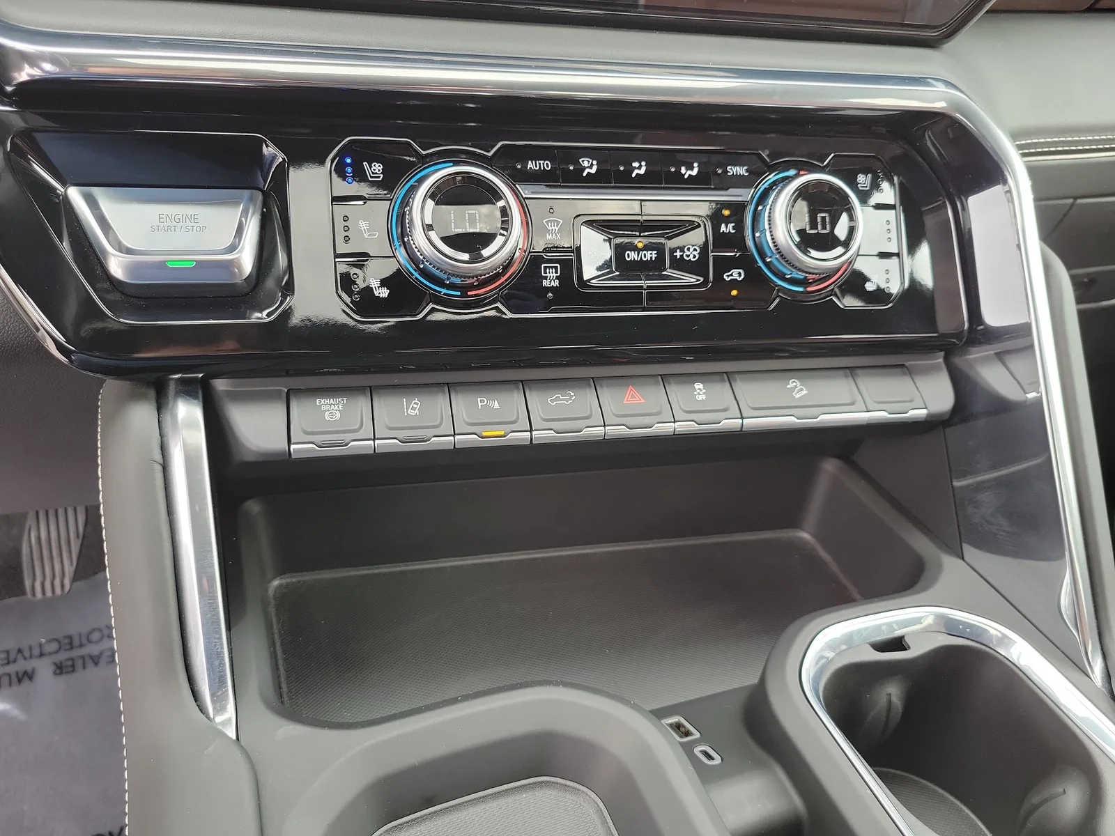 2025 GMC Sierra 2500HD Denali Ultimate 4WD Diesel photo 24