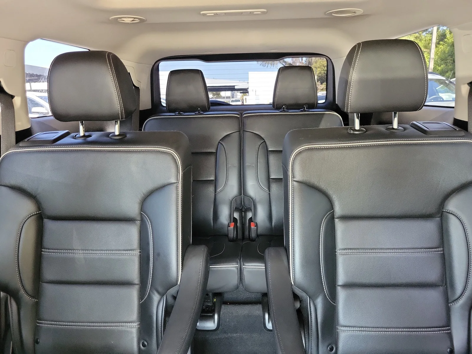 2022 GMC Acadia Denali photo 17