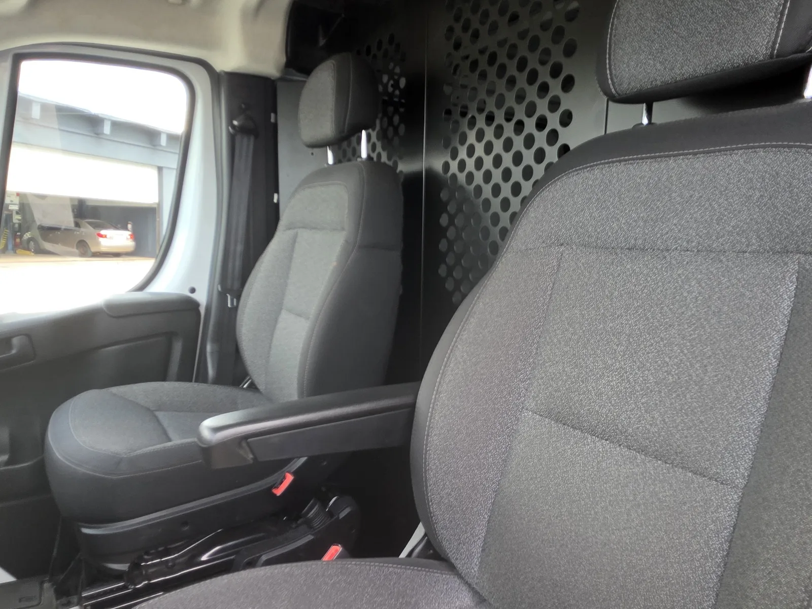 2025 RAM ProMaster Cargo Van Tradesman photo 13