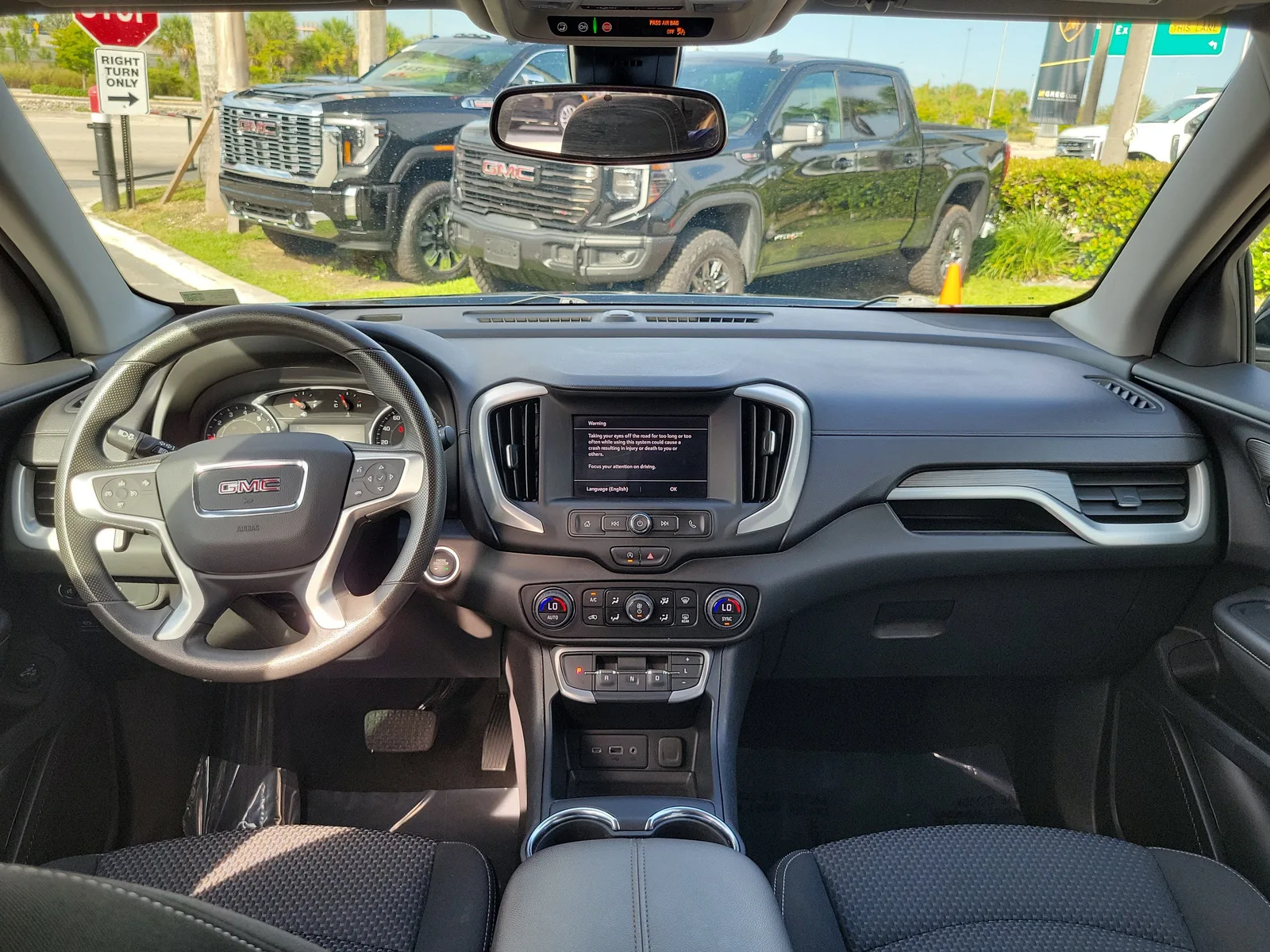 2023 GMC Terrain SLE photo 15