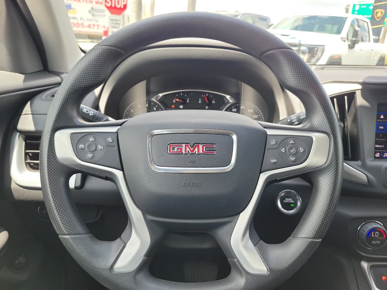 2023 GMC Terrain SLE photo 18