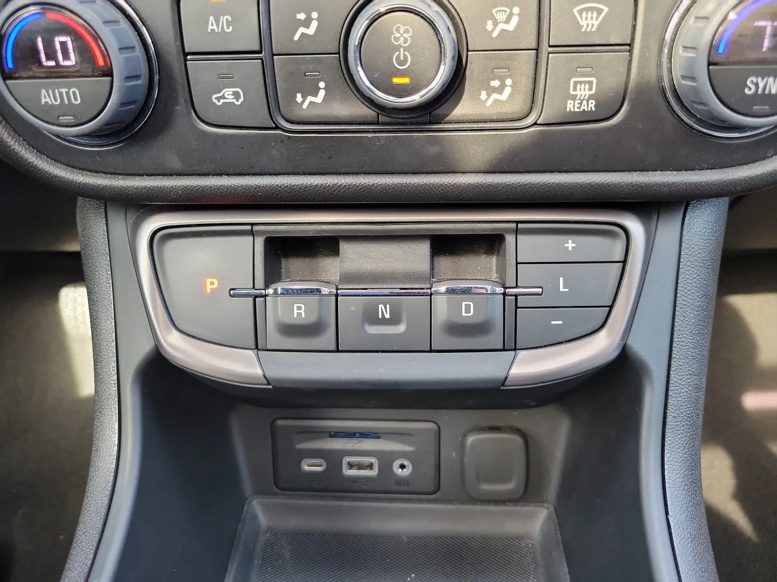 2024 GMC Terrain AT4 photo 24