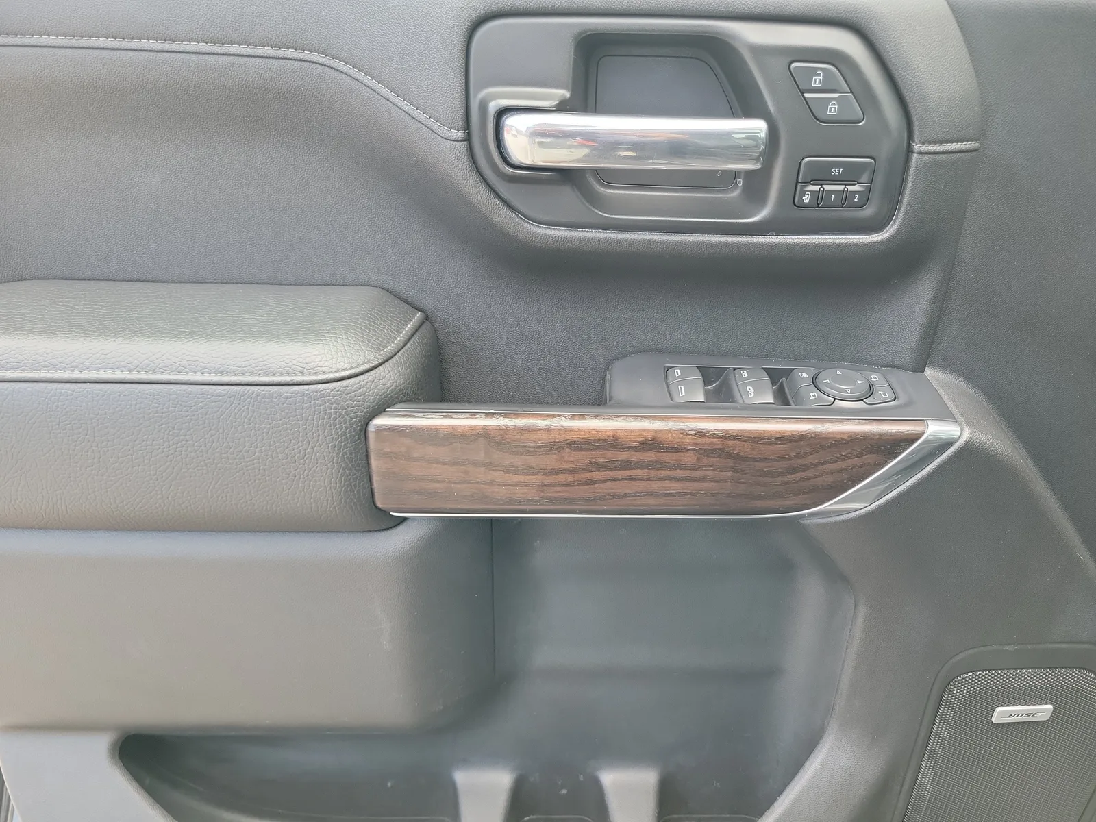 2020 GMC Sierra 1500 Denali 4WD Diesel photo 23