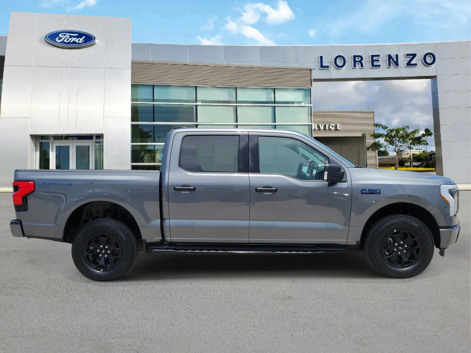 2025 Ford F-150 Lightning XLT 4WD photo 4