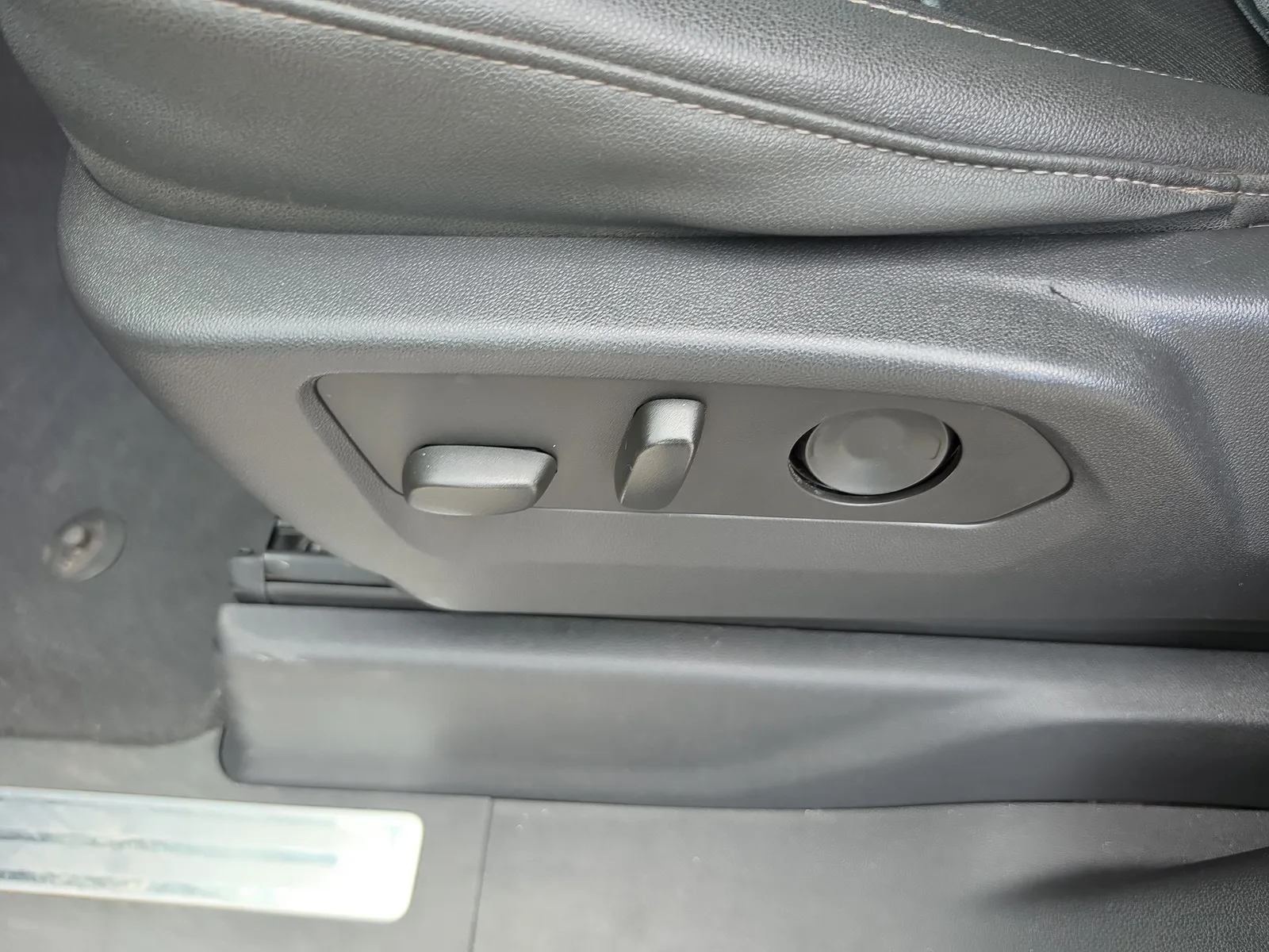 2024 Chevrolet Silverado 2500HD LTZ 4WD Diesel photo 9
