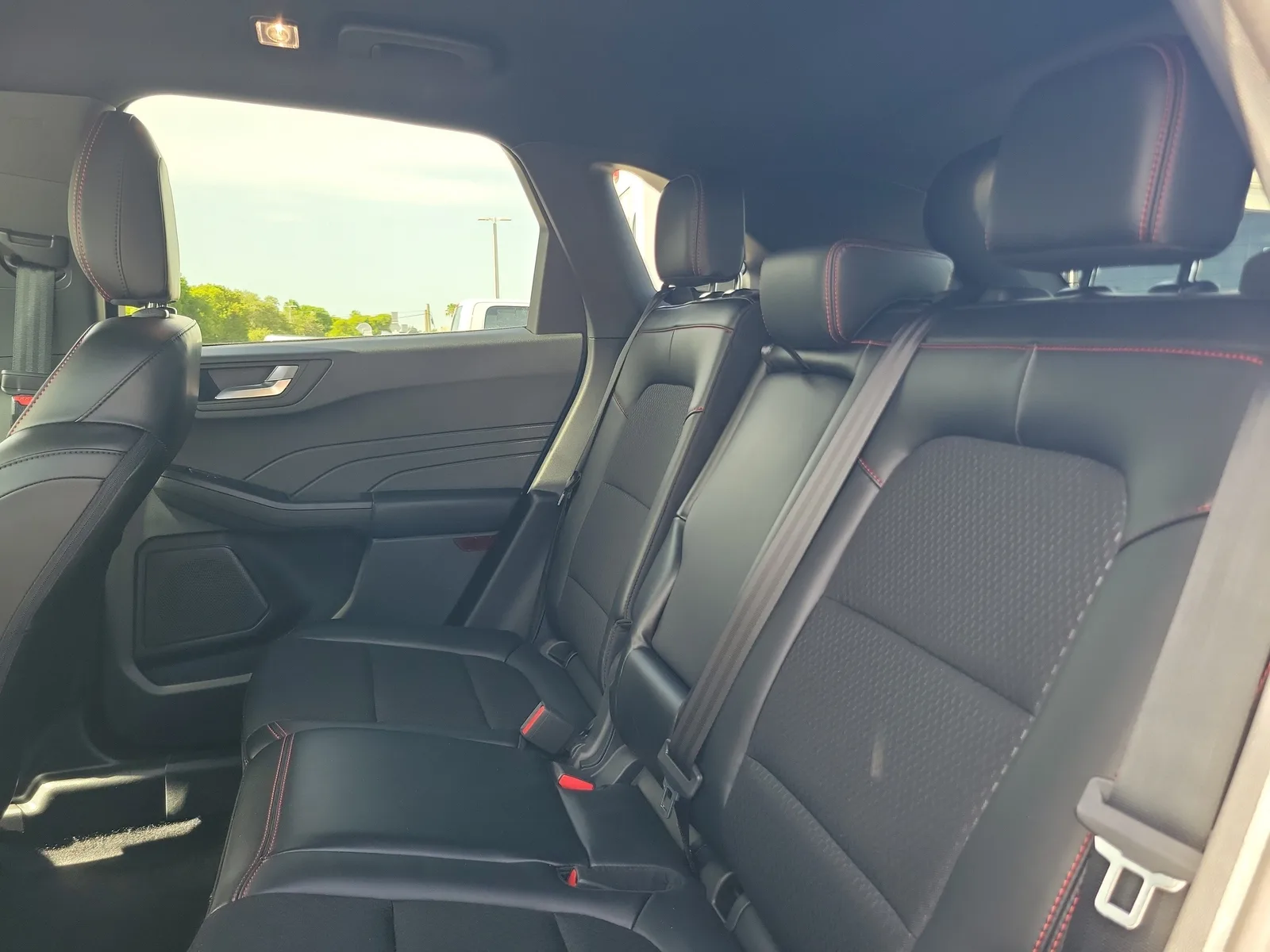 2025 Ford Escape ST-Line photo 15