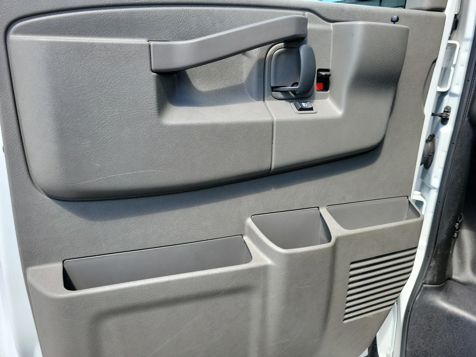 2024 GMC Savana Cargo Van Work Van photo 17