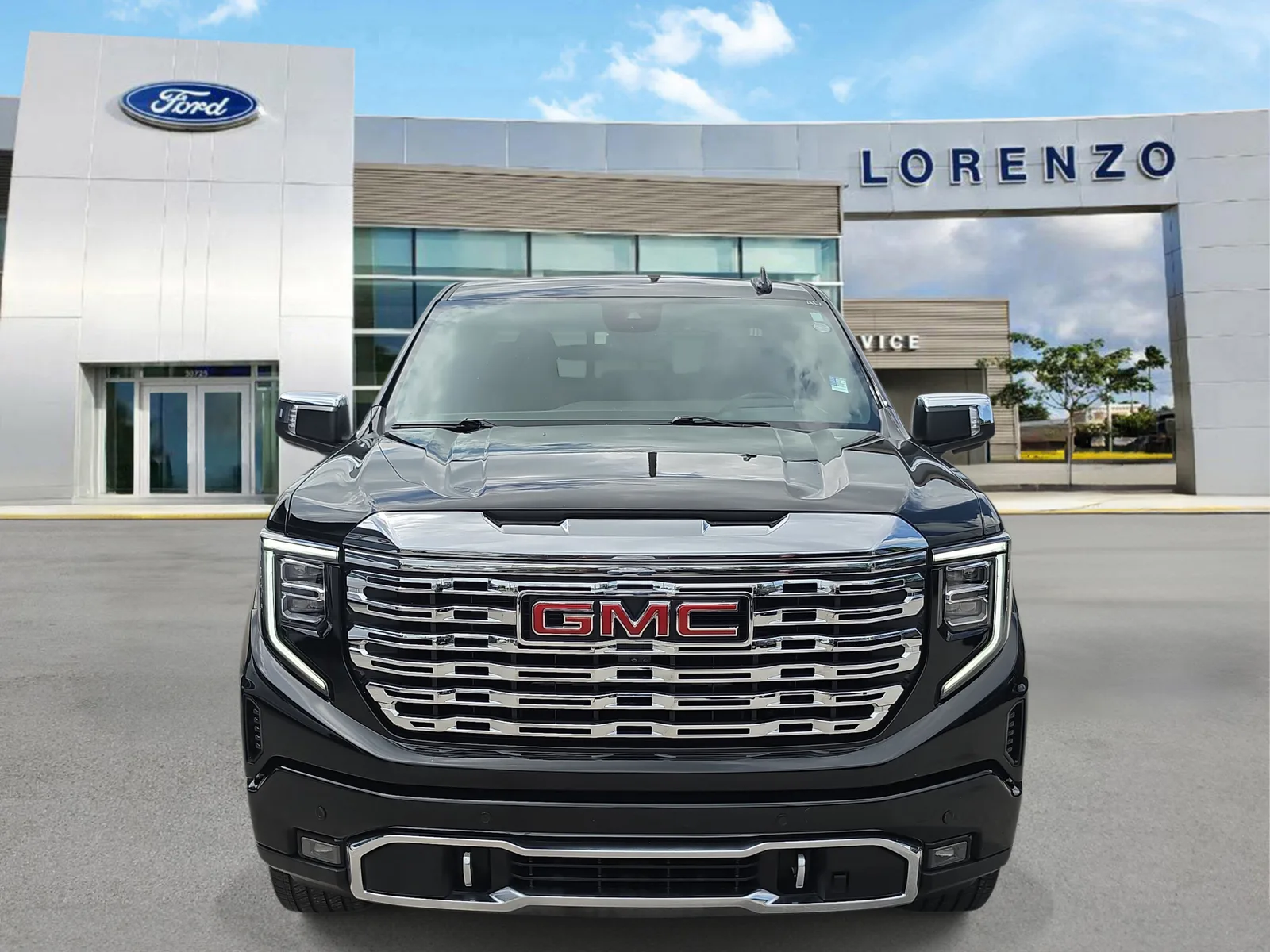2025 GMC Sierra 1500 Denali 4WD Diesel photo 2