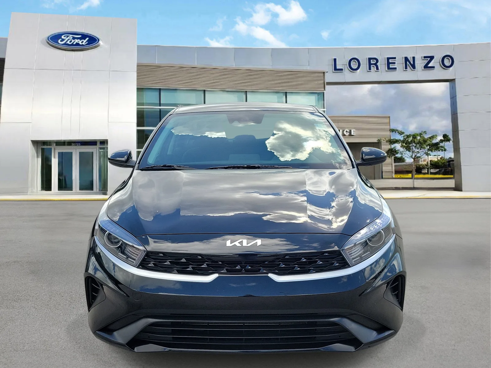 2023 Kia Forte LXS photo 2