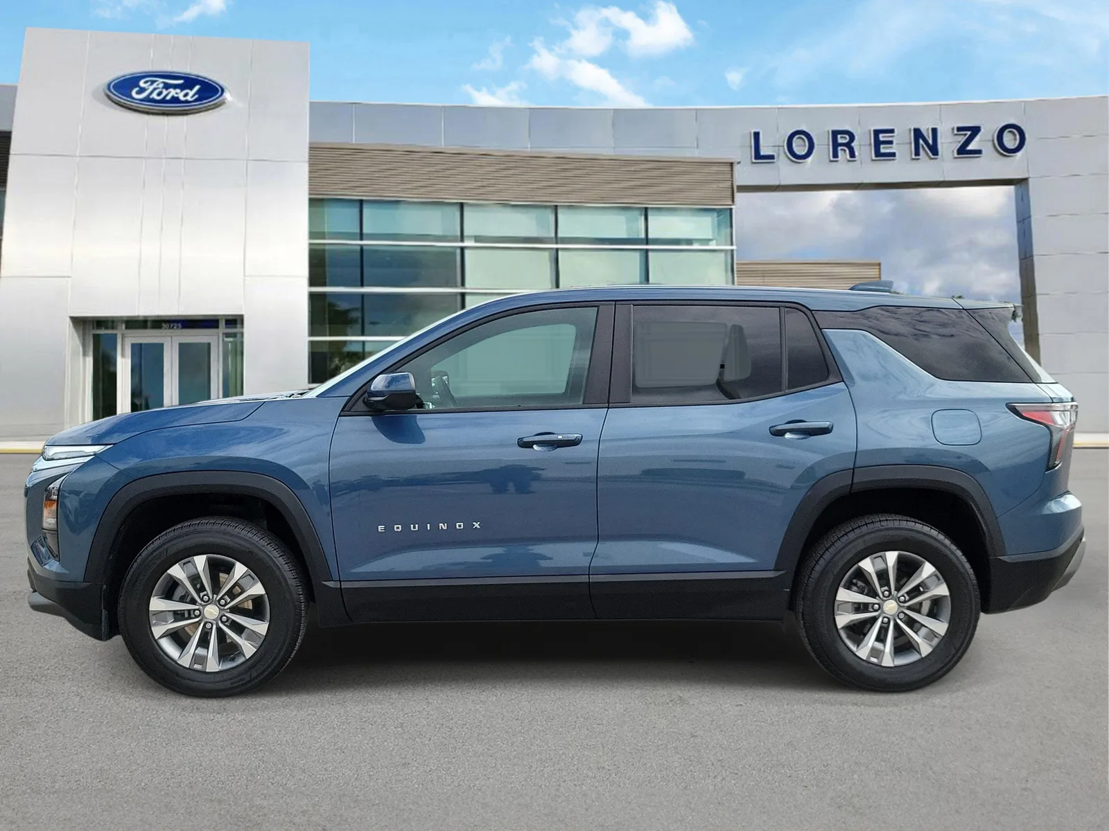 2026 Chevrolet Equinox FWD LT photo 8