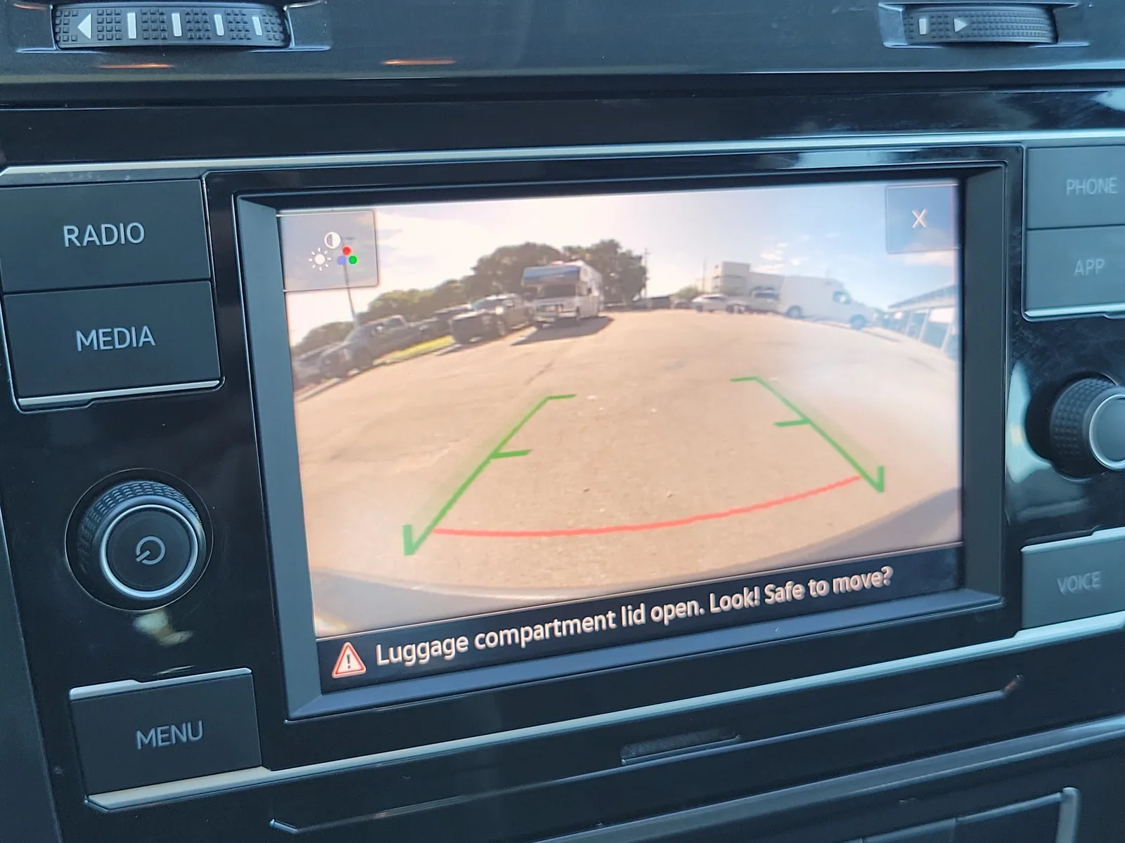 2020 Volkswagen Golf TSI photo 9